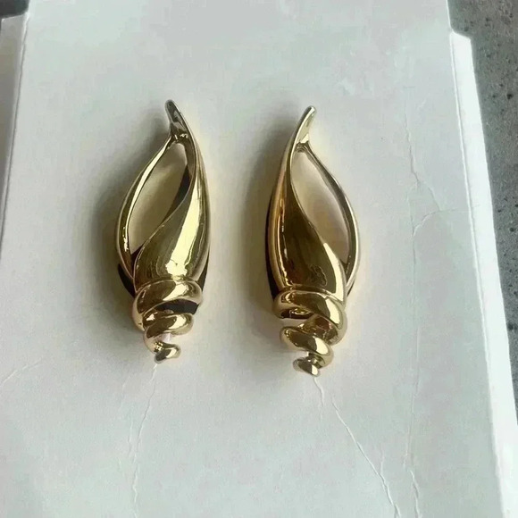 🔥🔥Zara Shell earrings - Picture 1 of 6